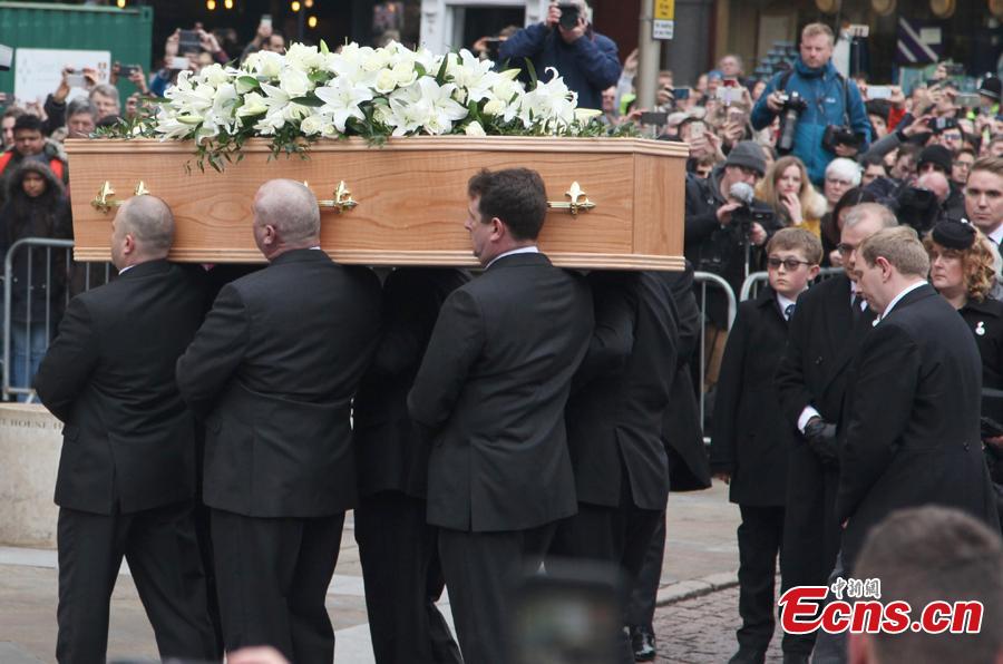 Stephen Hawking's funeral draws crowds in Cambridge(1/5)